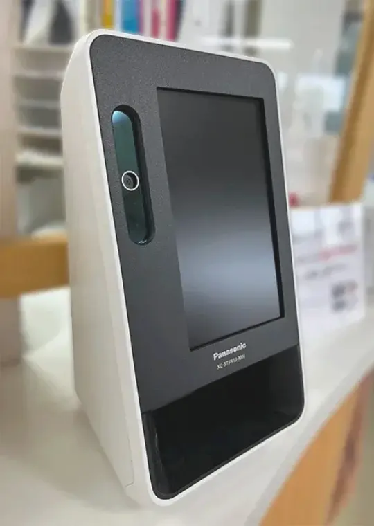 顔認証付きカードリーダー写真