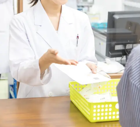 薬局の運営：お薬の受け渡し